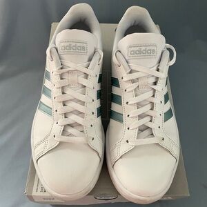 Adidas Women’s Grand Court Sneakers 7 1/2